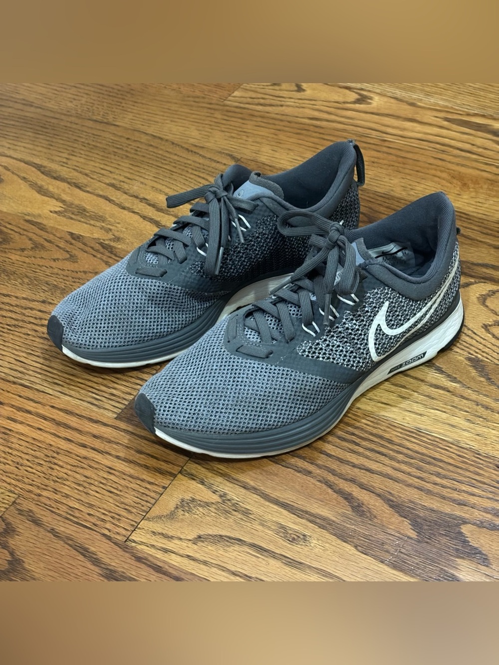 Nike Zoom Strike AJ0188-002 Running Shoes Women’s Size 7 Gray Black Zoom Air